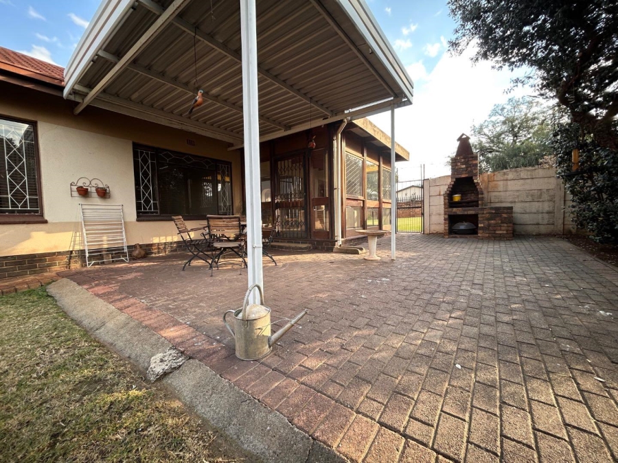 3 Bedroom Property for Sale in Verwoerdpark Gauteng