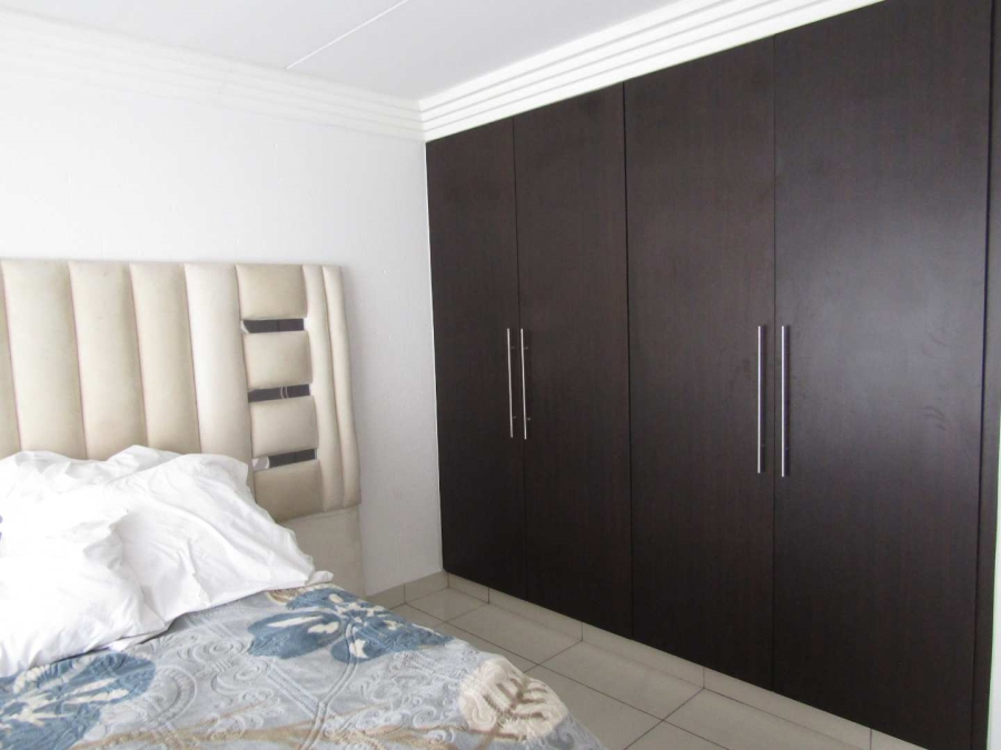 2 Bedroom Property for Sale in Ravenswood Gauteng