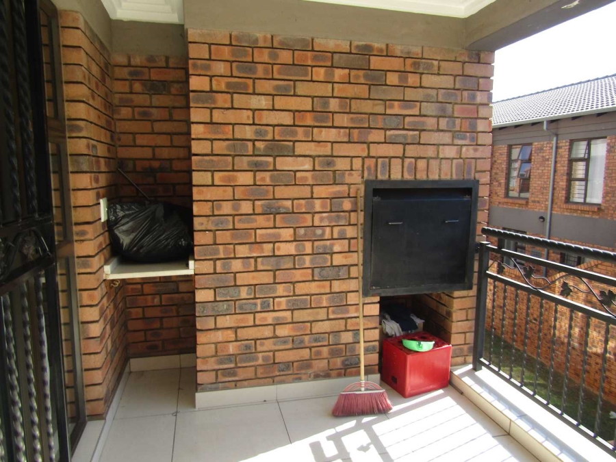 2 Bedroom Property for Sale in Ravenswood Gauteng