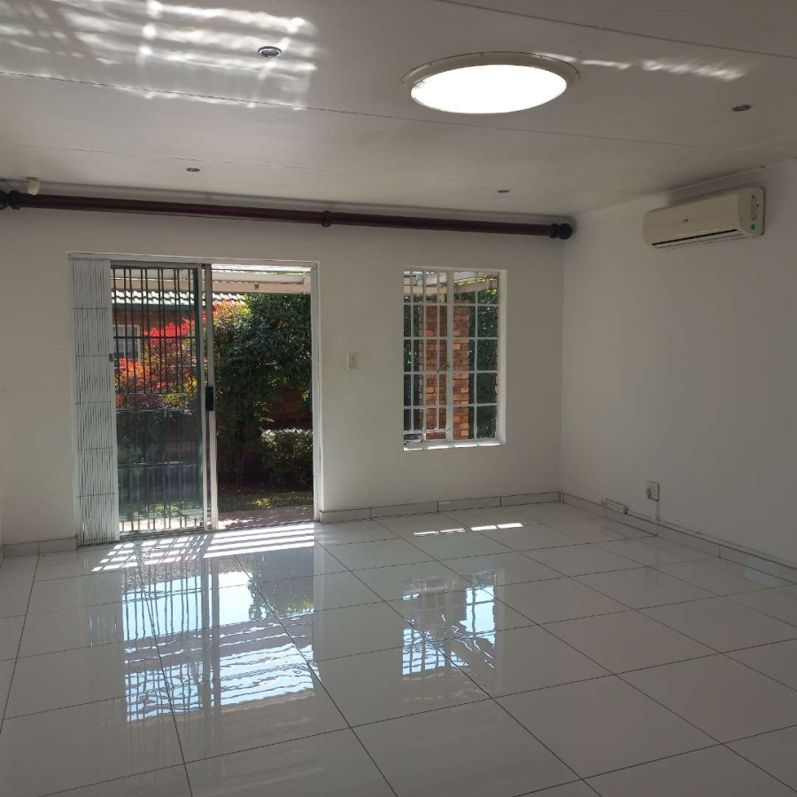 To Let 2 Bedroom Property for Rent in Eldoraigne Gauteng