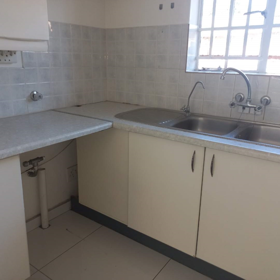 To Let 2 Bedroom Property for Rent in Eldoraigne Gauteng
