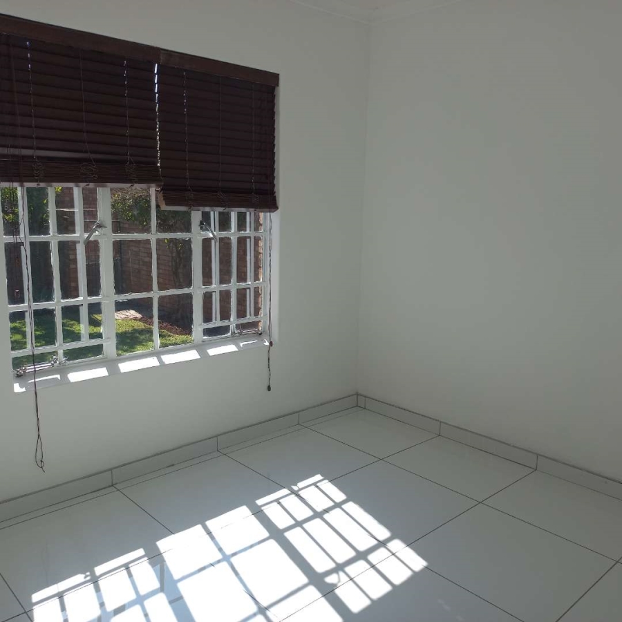 To Let 2 Bedroom Property for Rent in Eldoraigne Gauteng
