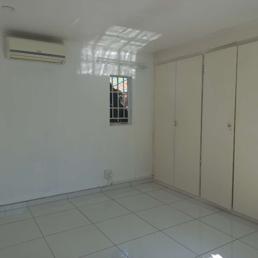 To Let 2 Bedroom Property for Rent in Eldoraigne Gauteng