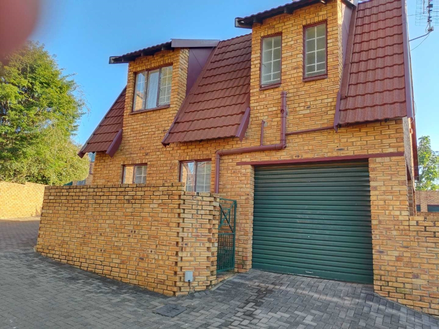 2 Bedroom Property for Sale in Boskruin Gauteng