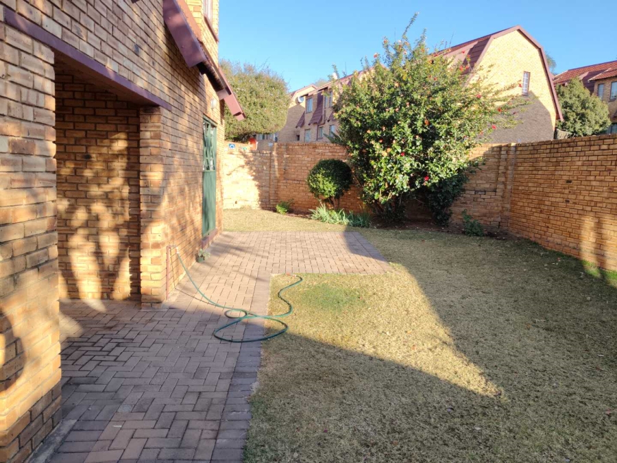 2 Bedroom Property for Sale in Boskruin Gauteng