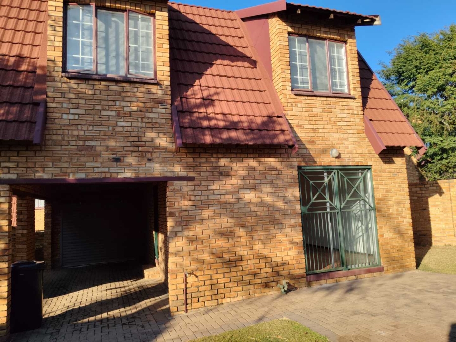 2 Bedroom Property for Sale in Boskruin Gauteng