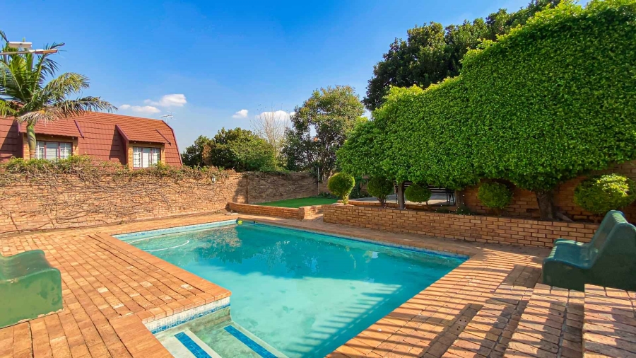 2 Bedroom Property for Sale in Boskruin Gauteng