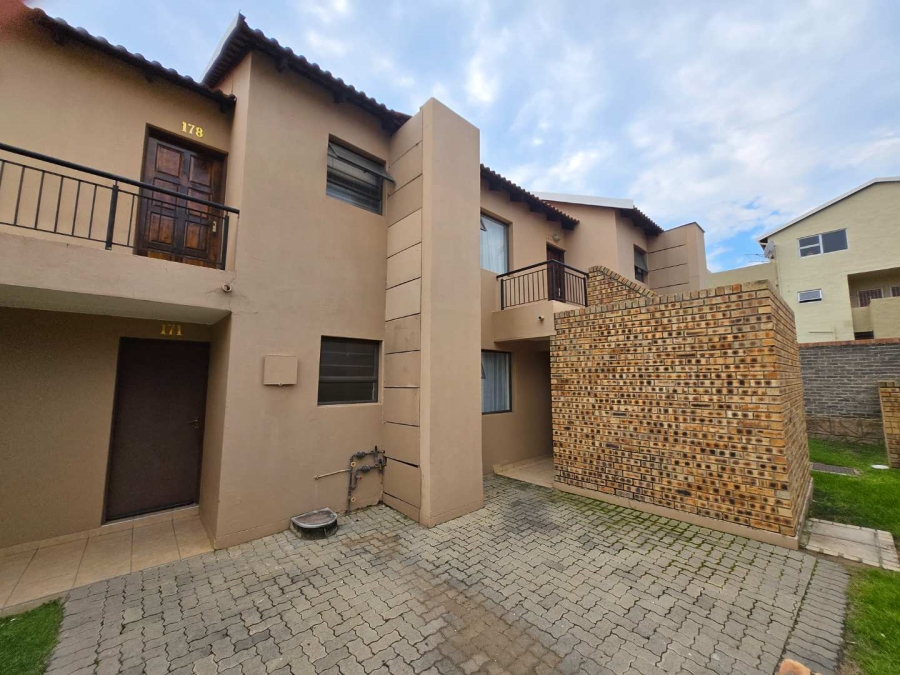 To Let 2 Bedroom Property for Rent in Noordhang Gauteng