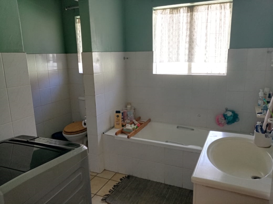 2 Bedroom Property for Sale in Wapadrand Gauteng