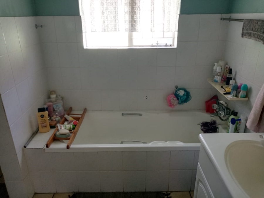 2 Bedroom Property for Sale in Wapadrand Gauteng