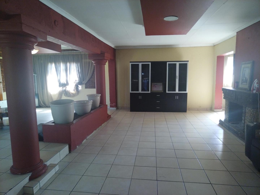 4 Bedroom Property for Sale in Glen Marais Gauteng