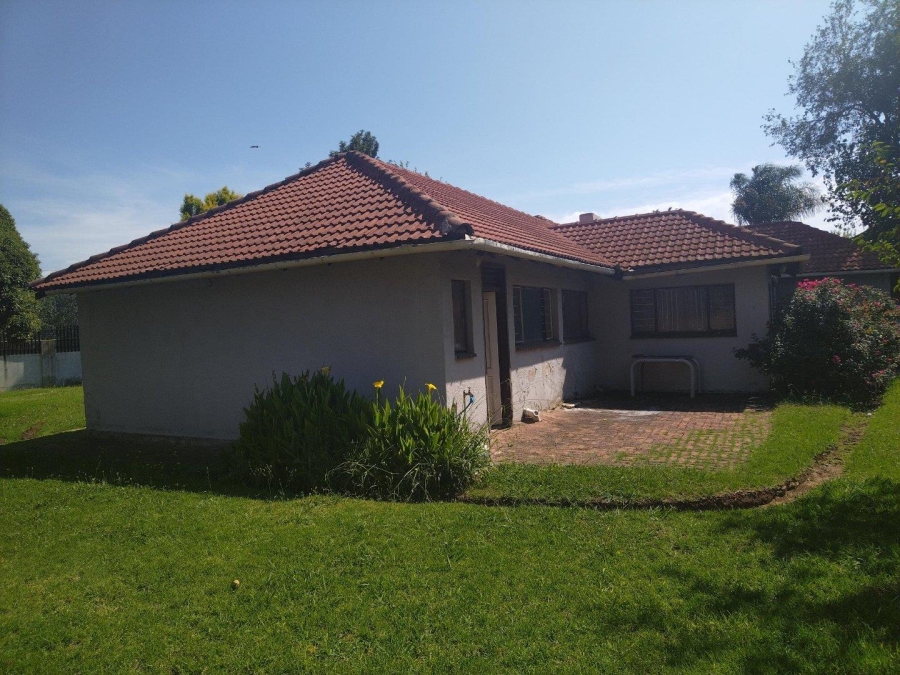 4 Bedroom Property for Sale in Glen Marais Gauteng