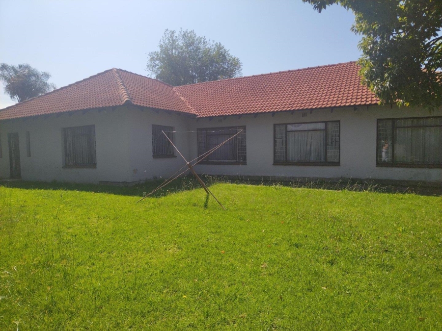 4 Bedroom Property for Sale in Glen Marais Gauteng