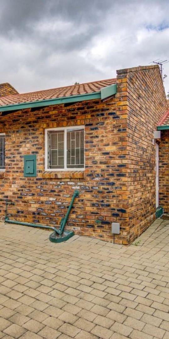 2 Bedroom Property for Sale in Birchleigh Gauteng