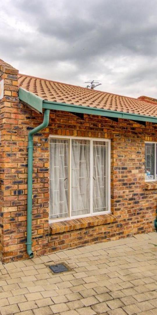 2 Bedroom Property for Sale in Birchleigh Gauteng