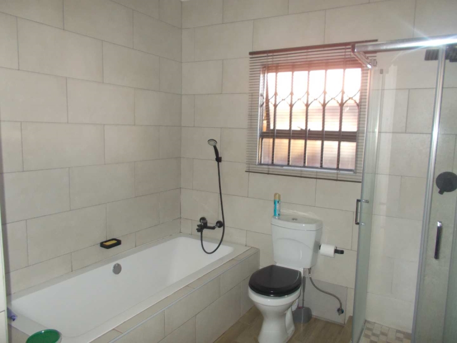 3 Bedroom Property for Sale in Vosloorus Ext 25 Gauteng