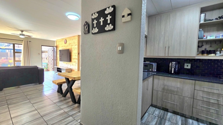 2 Bedroom Property for Sale in New Redruth Gauteng