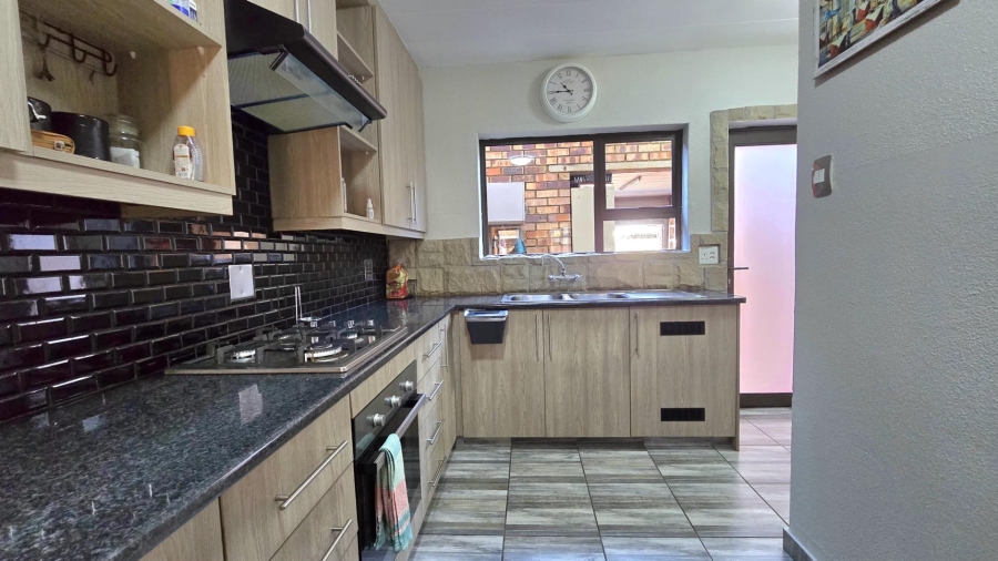 2 Bedroom Property for Sale in New Redruth Gauteng