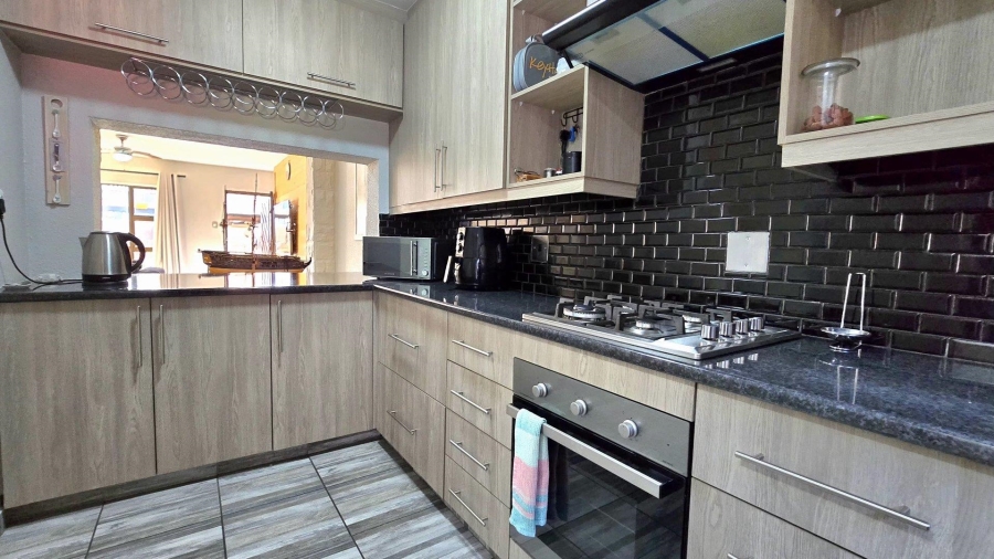 2 Bedroom Property for Sale in New Redruth Gauteng