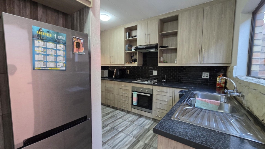 2 Bedroom Property for Sale in New Redruth Gauteng