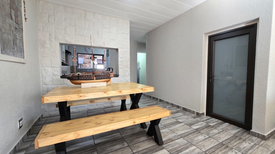 2 Bedroom Property for Sale in New Redruth Gauteng