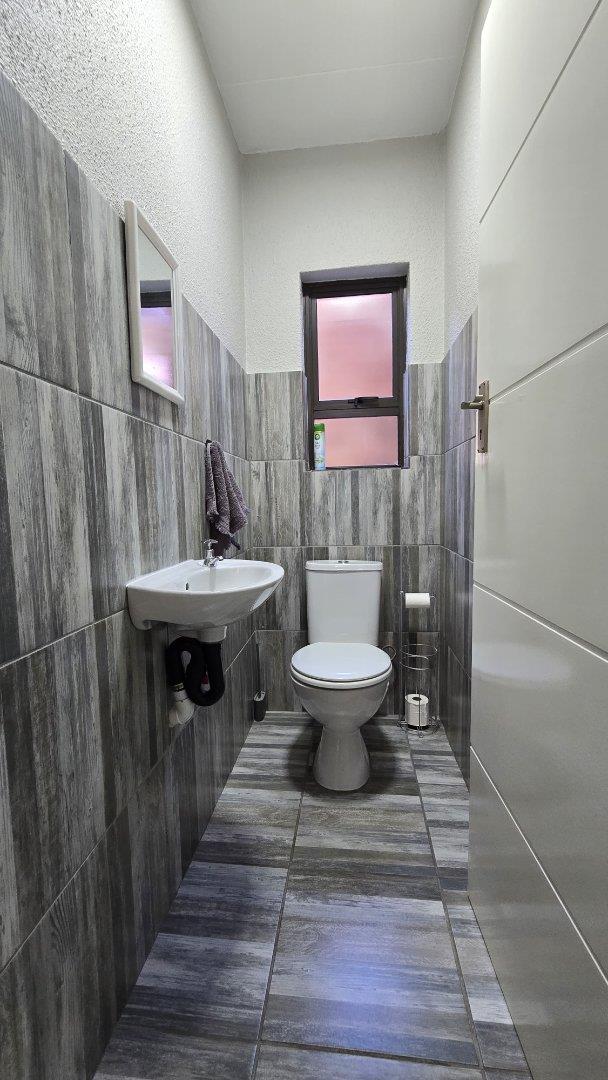 2 Bedroom Property for Sale in New Redruth Gauteng