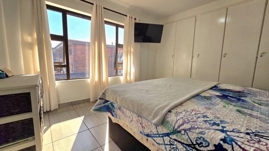 2 Bedroom Property for Sale in New Redruth Gauteng