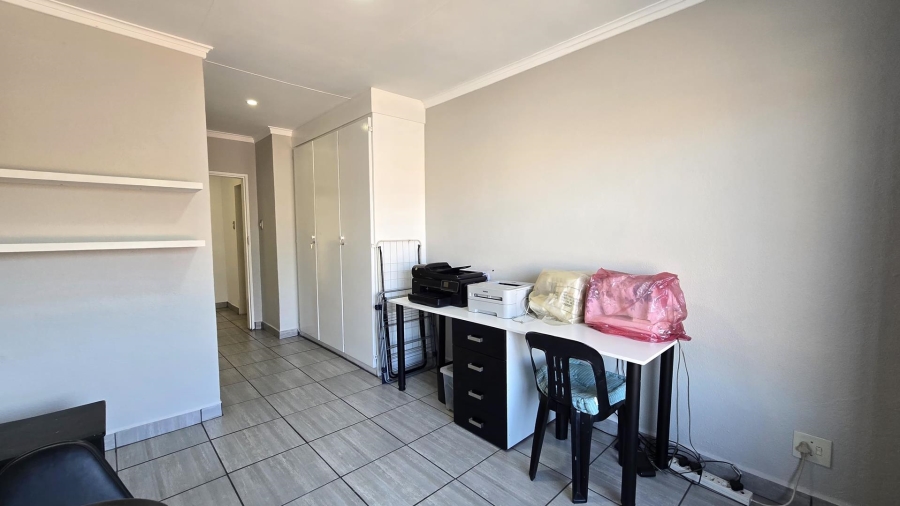 2 Bedroom Property for Sale in New Redruth Gauteng