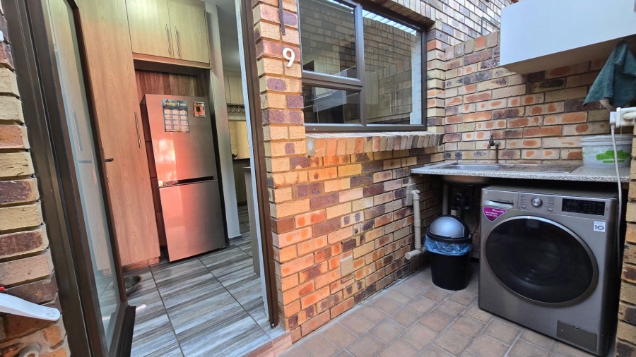 2 Bedroom Property for Sale in New Redruth Gauteng