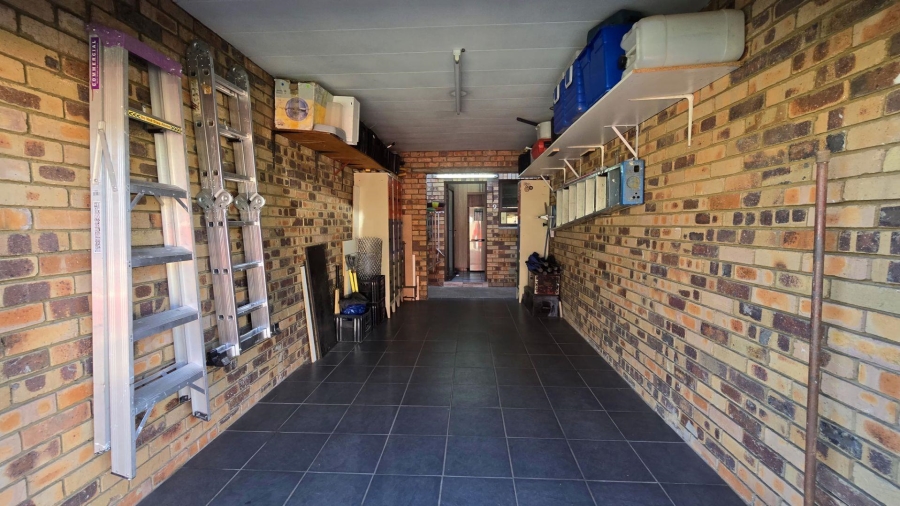 2 Bedroom Property for Sale in New Redruth Gauteng