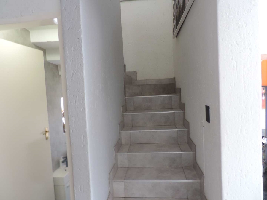 2 Bedroom Property for Sale in Glenvista Gauteng