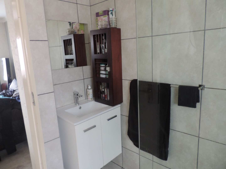 2 Bedroom Property for Sale in Glenvista Gauteng