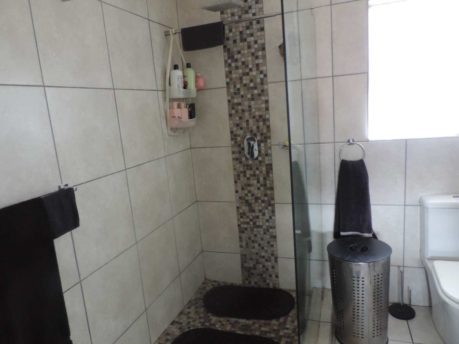 2 Bedroom Property for Sale in Glenvista Gauteng