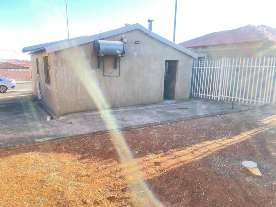 2 Bedroom Property for Sale in Mapetla Gauteng
