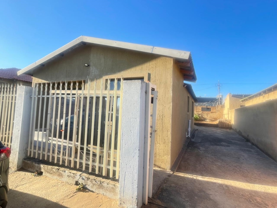 2 Bedroom Property for Sale in Mapetla Gauteng