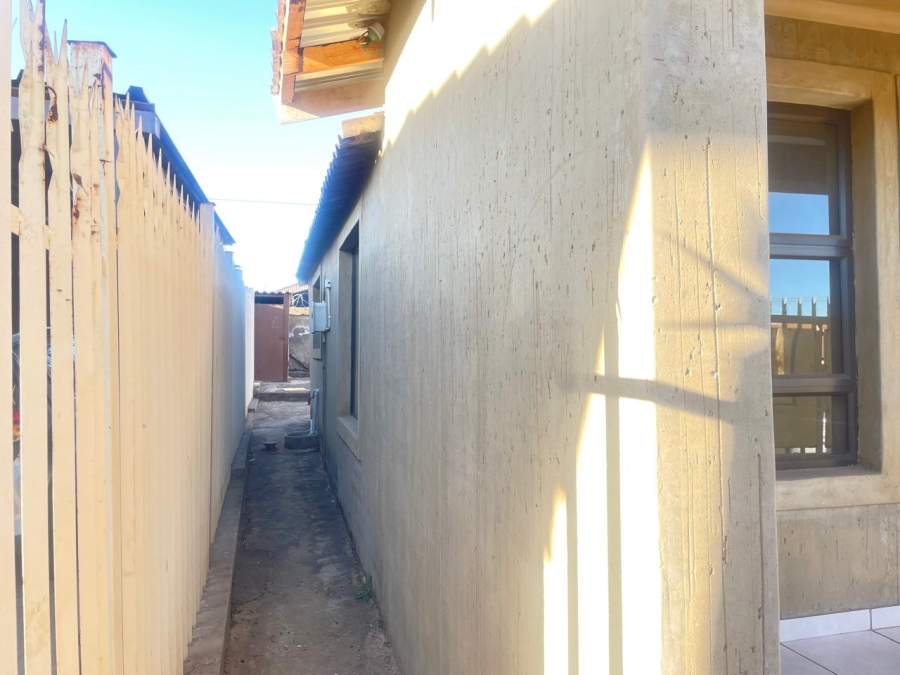 2 Bedroom Property for Sale in Mapetla Gauteng