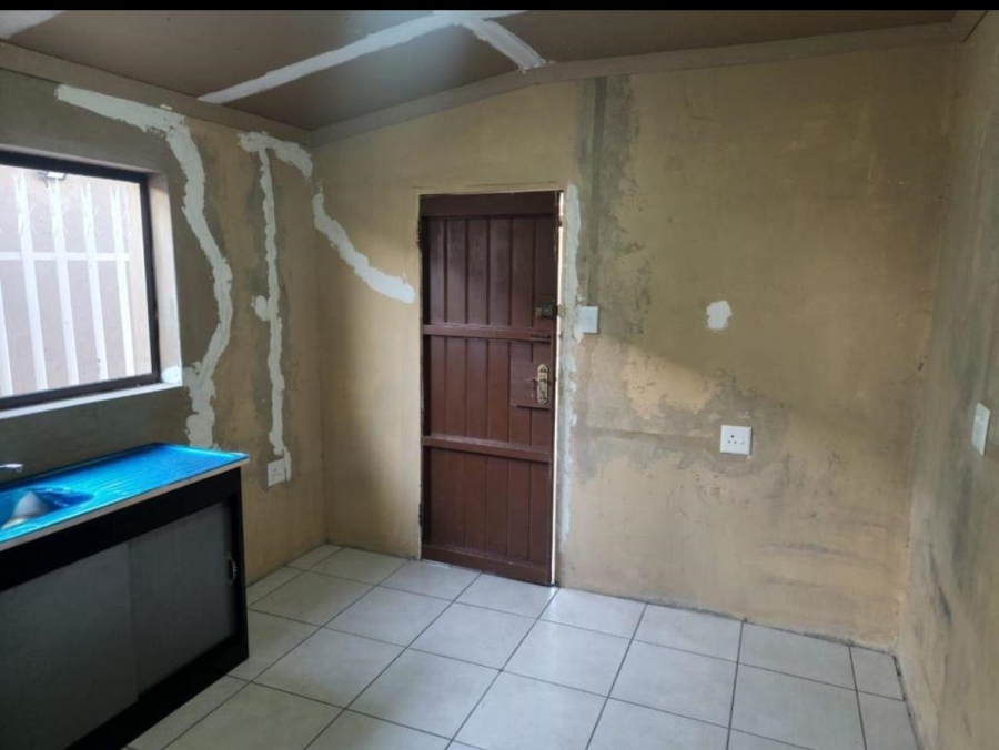 2 Bedroom Property for Sale in Mapetla Gauteng
