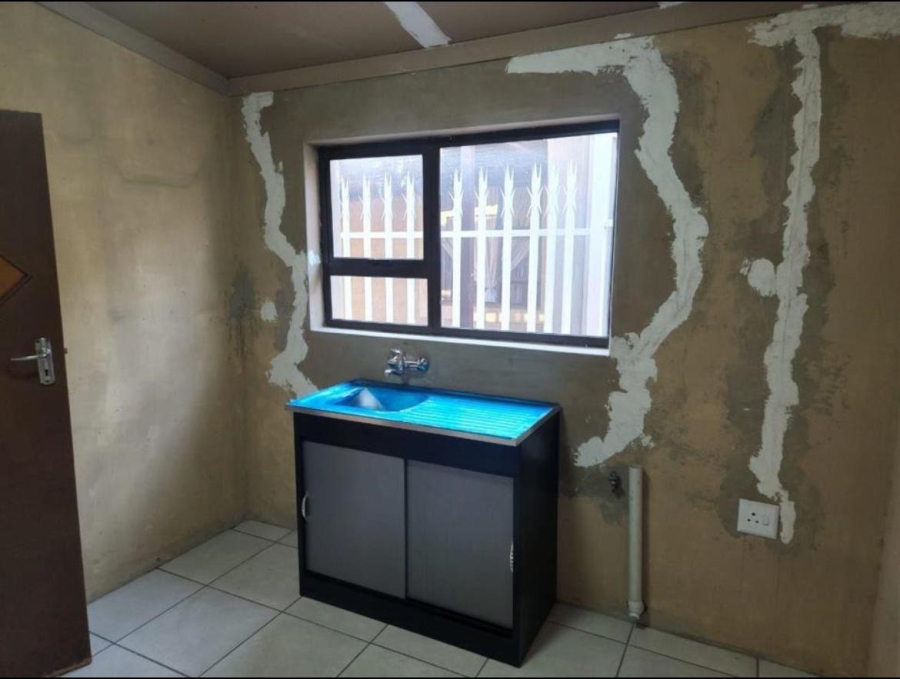 2 Bedroom Property for Sale in Mapetla Gauteng