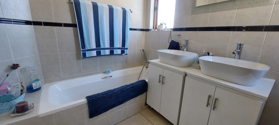 2 Bedroom Property for Sale in Meyersdal Gauteng