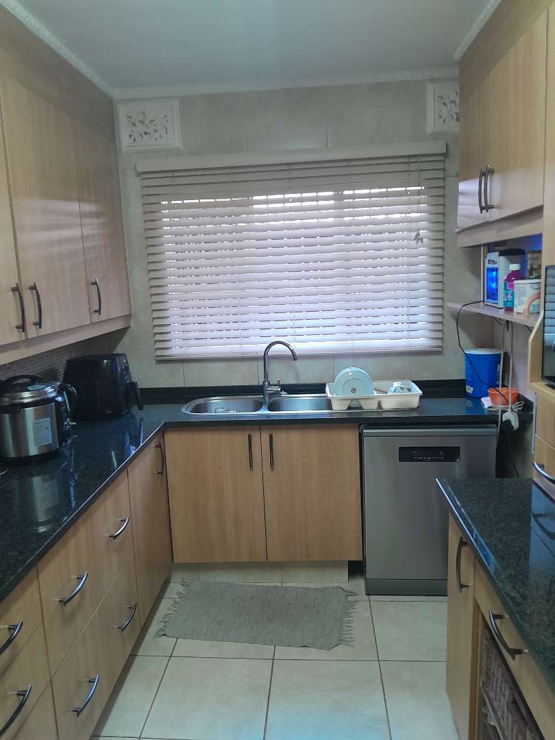 2 Bedroom Property for Sale in South Crest Gauteng