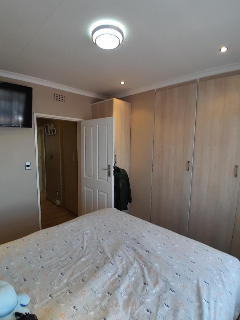 2 Bedroom Property for Sale in South Crest Gauteng