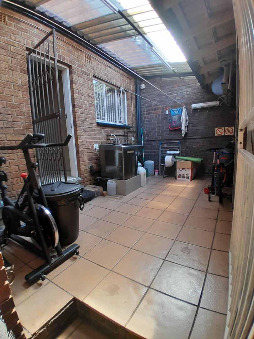 2 Bedroom Property for Sale in South Crest Gauteng