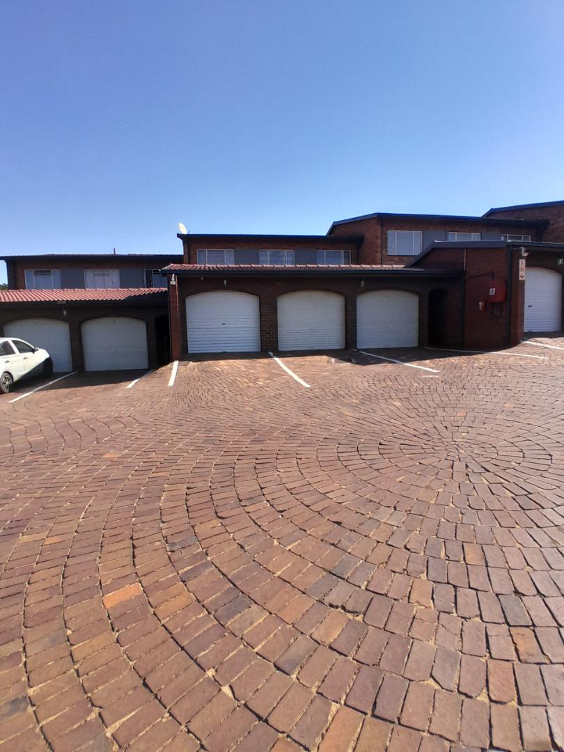 2 Bedroom Property for Sale in South Crest Gauteng