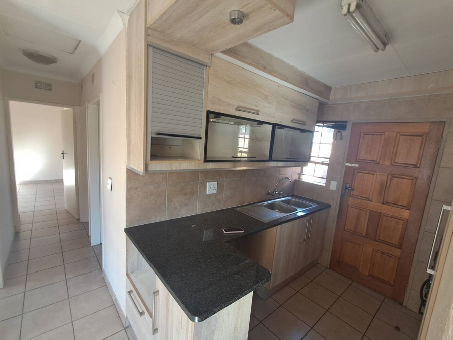 To Let 3 Bedroom Property for Rent in Thatch Hill Estate Gauteng