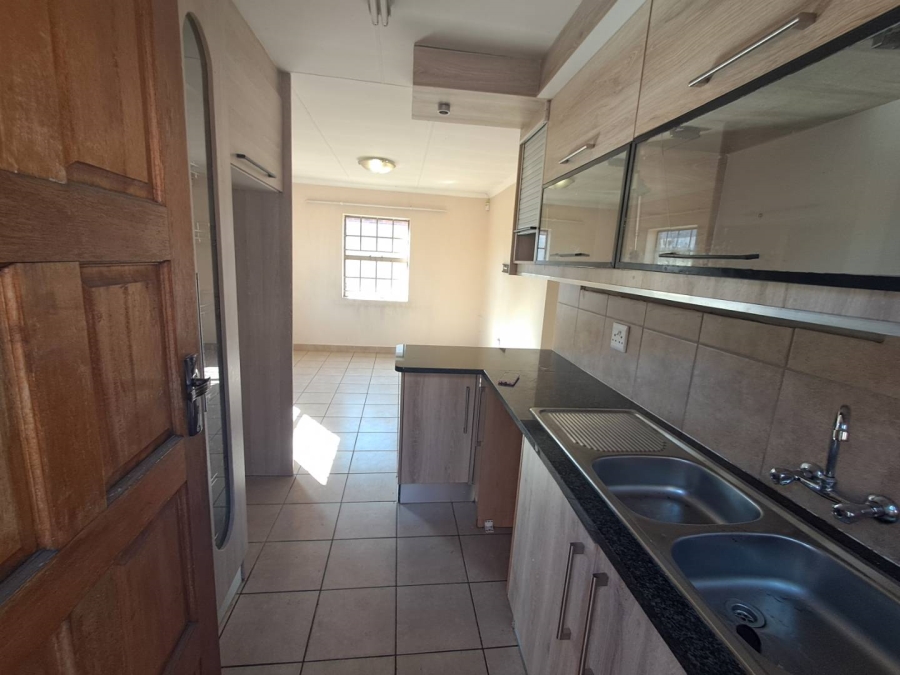 To Let 3 Bedroom Property for Rent in Thatch Hill Estate Gauteng