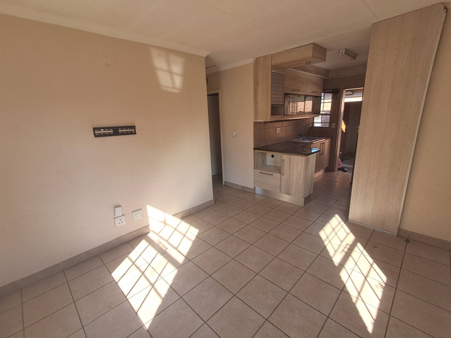 To Let 3 Bedroom Property for Rent in Thatch Hill Estate Gauteng