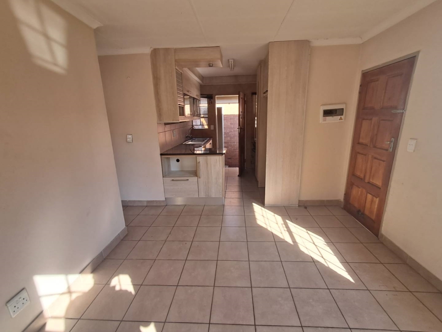 To Let 3 Bedroom Property for Rent in Thatch Hill Estate Gauteng
