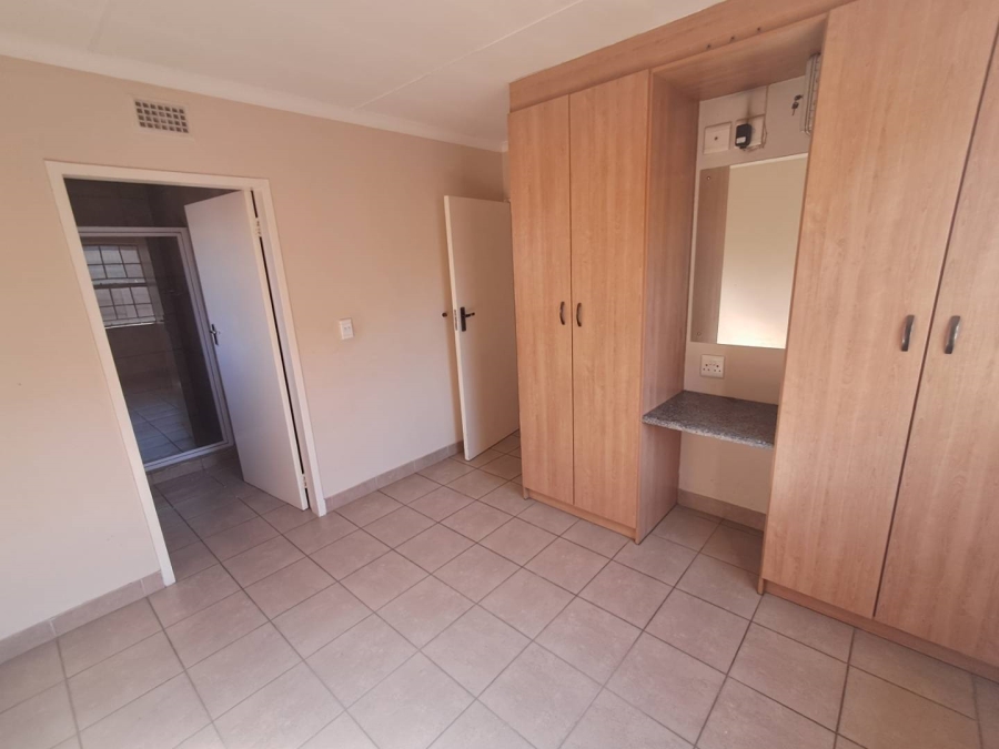 To Let 3 Bedroom Property for Rent in Thatch Hill Estate Gauteng