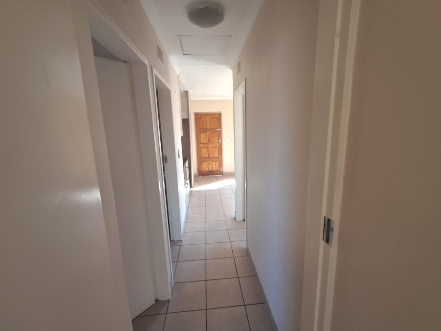 To Let 3 Bedroom Property for Rent in Thatch Hill Estate Gauteng