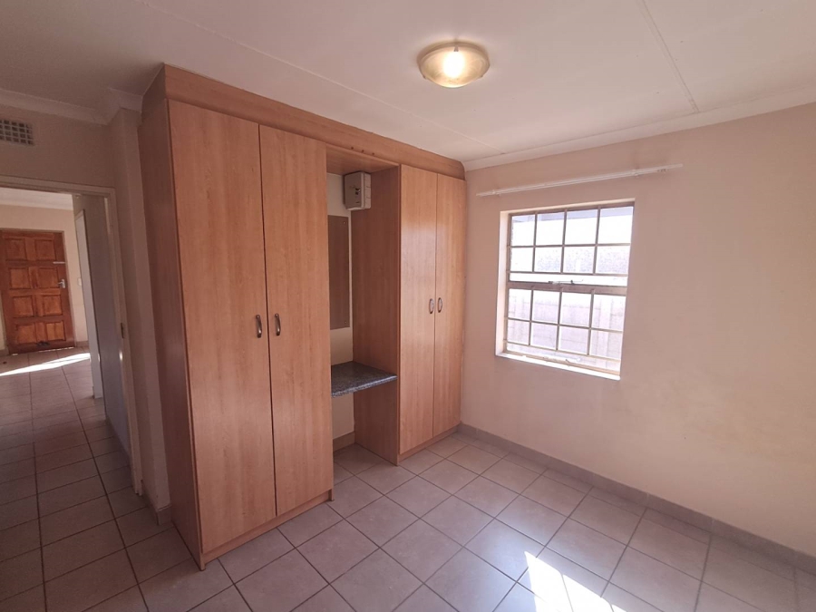 To Let 3 Bedroom Property for Rent in Thatch Hill Estate Gauteng